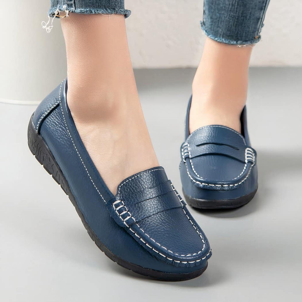 Easy slip-on loafers in synthetic leather for women