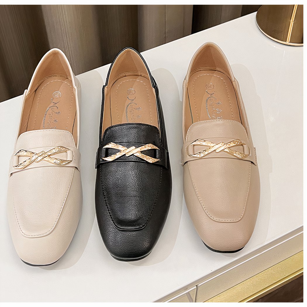 Elegant loafers with gold bow tie for women