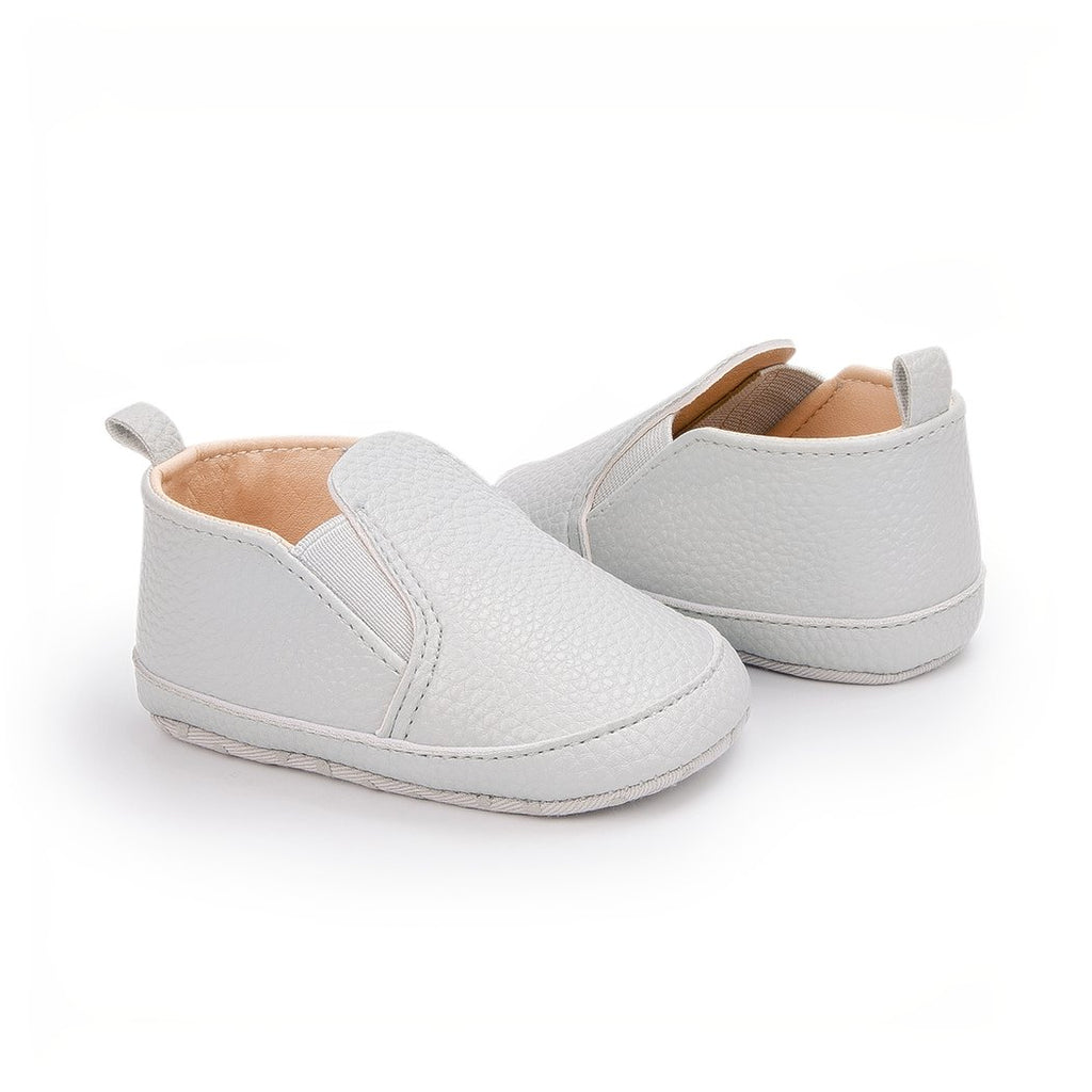 Plain synthetic leather slip-on moccasins for babies