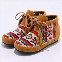 Indian moccasins with ethnic motifs, Camel