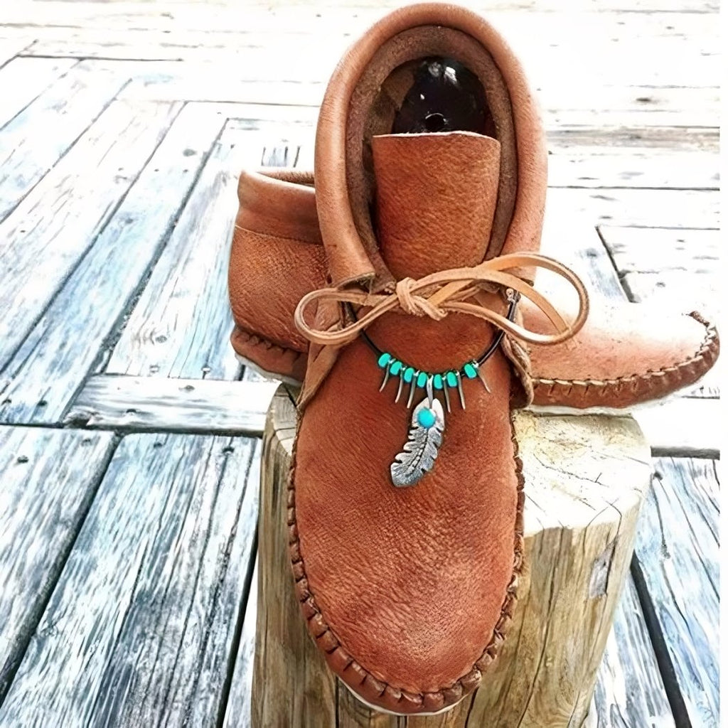 Indian faux leather moccasins with a jewel