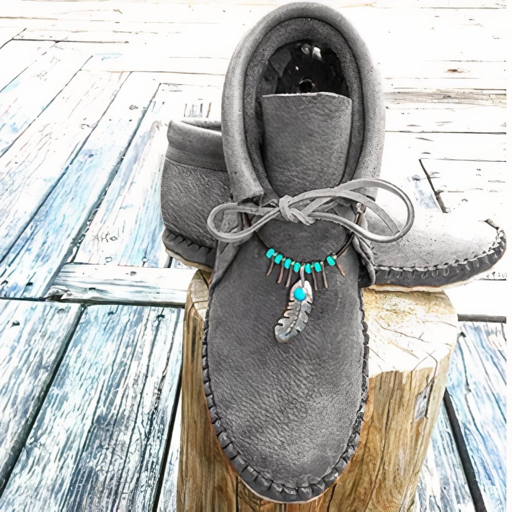 Indian faux leather moccasins with a jewel
