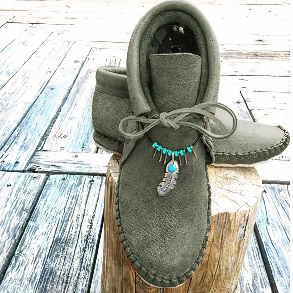 Indian faux leather moccasins with a jewel