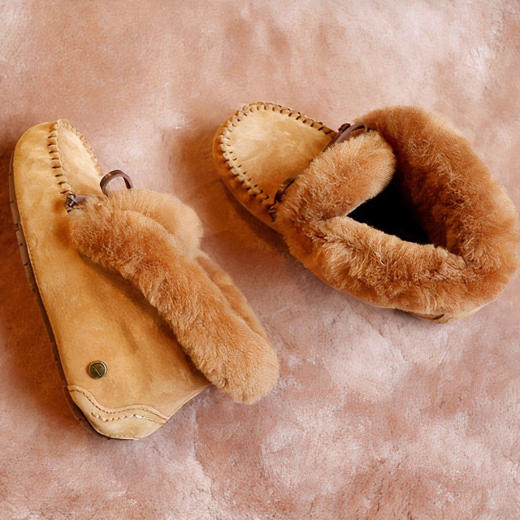Indian winter moccasins in lined suede
