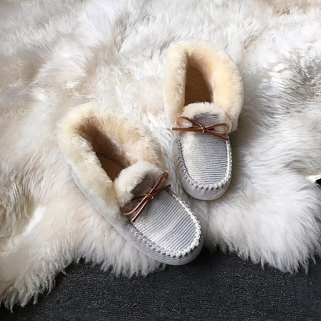 Indian winter moccasins in lined suede
