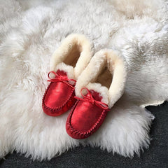 Indian winter moccasins in lined suede, Bright red