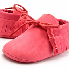 Lace-up baby moccasins with bangs, Dark pink