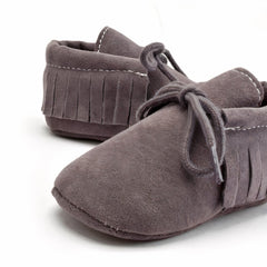 Lace-up baby moccasins with bangs, Grey