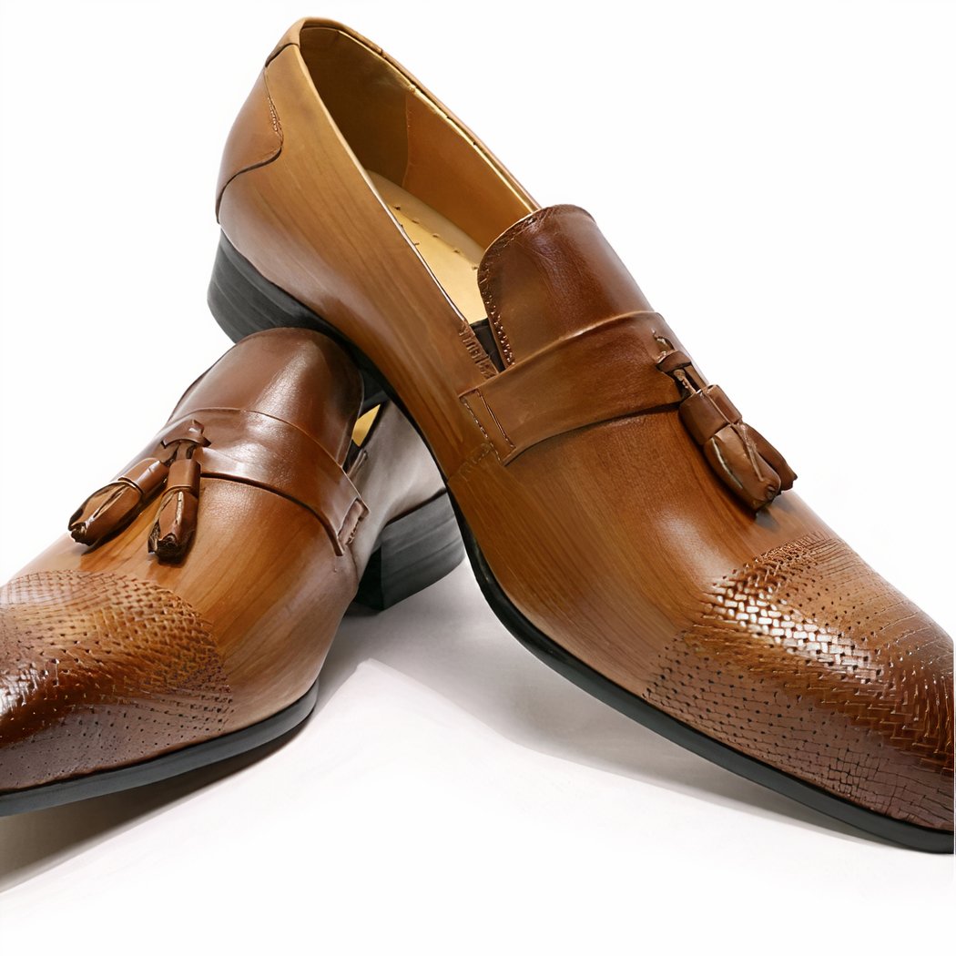 Leather tassel loafers with elegant design for men