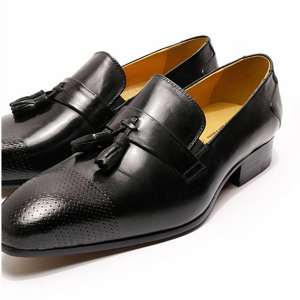 Leather tassel loafers with elegant design for men