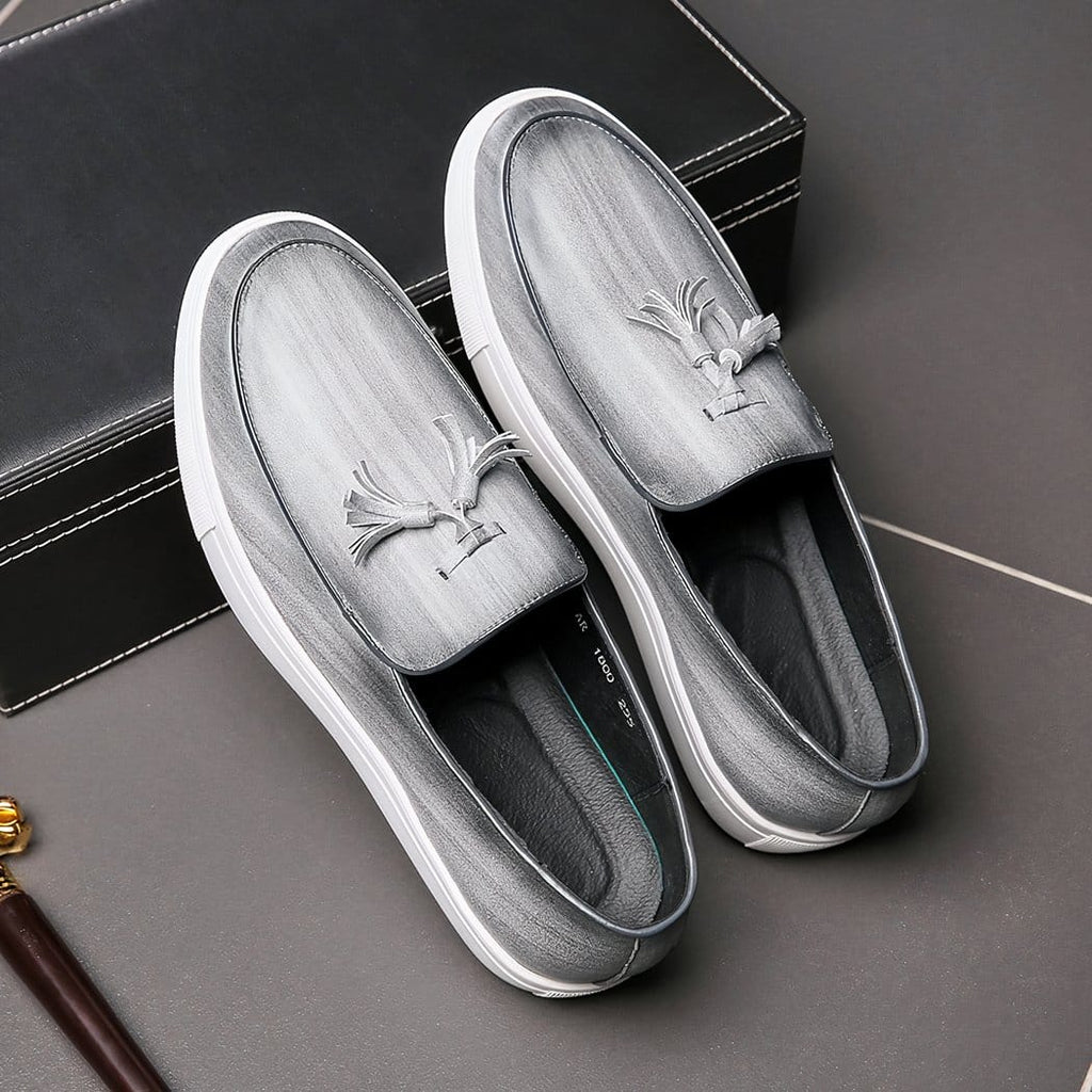 Men's synthetic leather tassel loafers with white soles