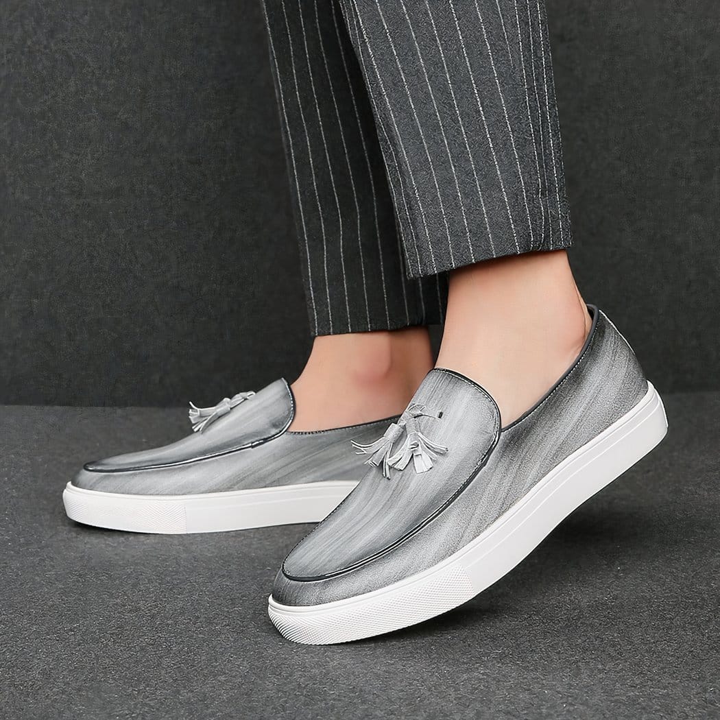 Men's synthetic leather tassel loafers with white soles
