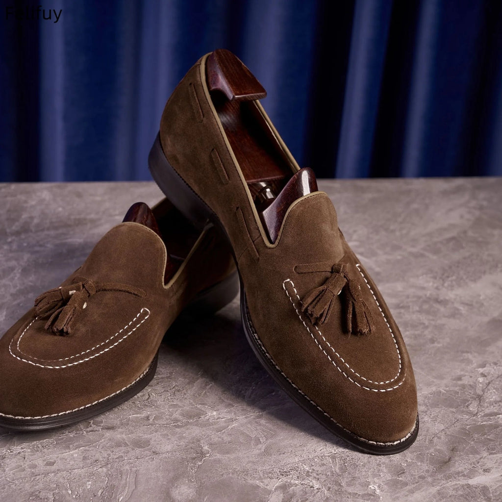 Men's suede tassel loafer in Brown