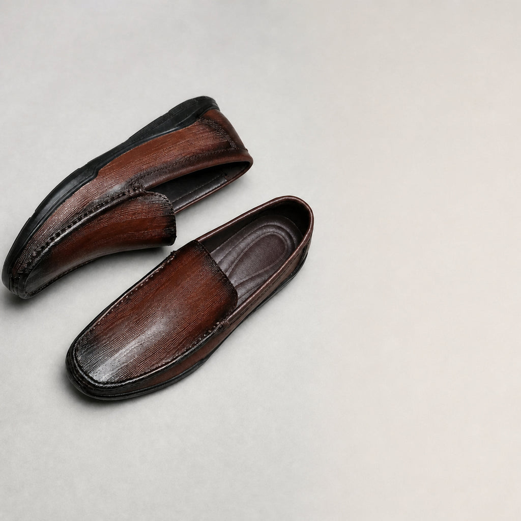 Flexible sole of men's loafer