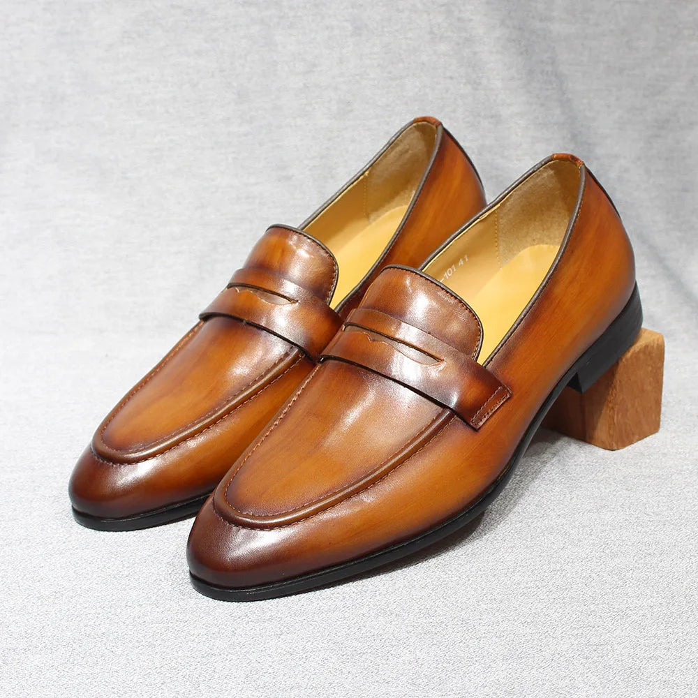 Men's hand-patinated leather penny loafer in Black