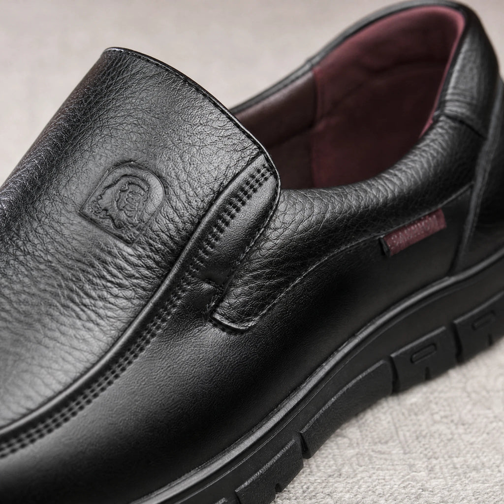 Black grained-texture loafer with 4 cm thick sole