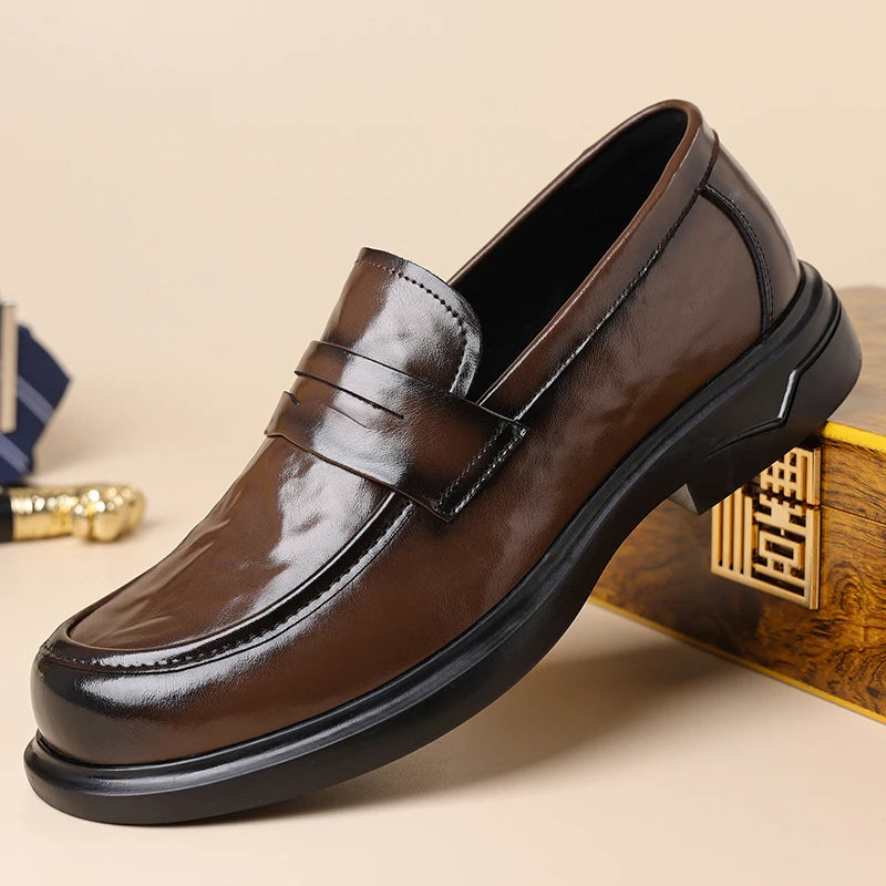Penny strap detail on leather loafer
