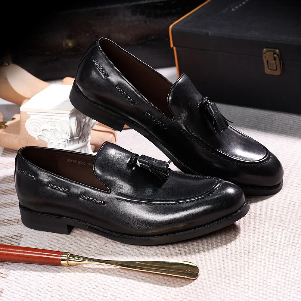 Men's tassel loafers with decorative tassels, Black, worn look