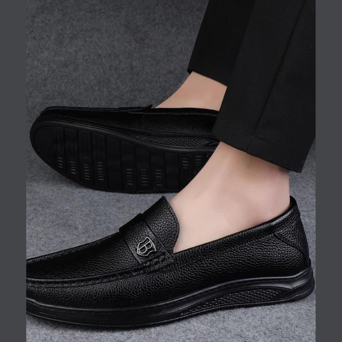 Detail of the grained leather texture