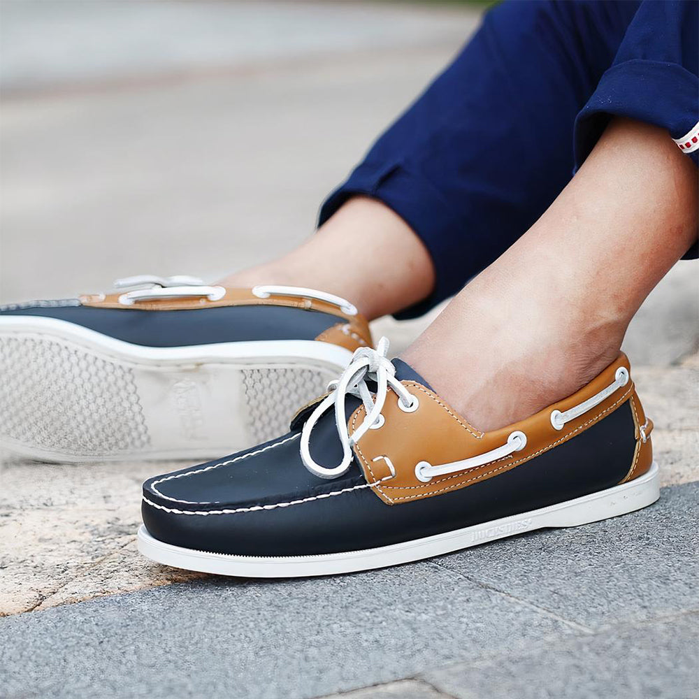 Men's lace-up boat loafers