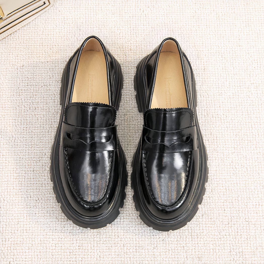 Loafers in smooth synthetic leather with thick sole