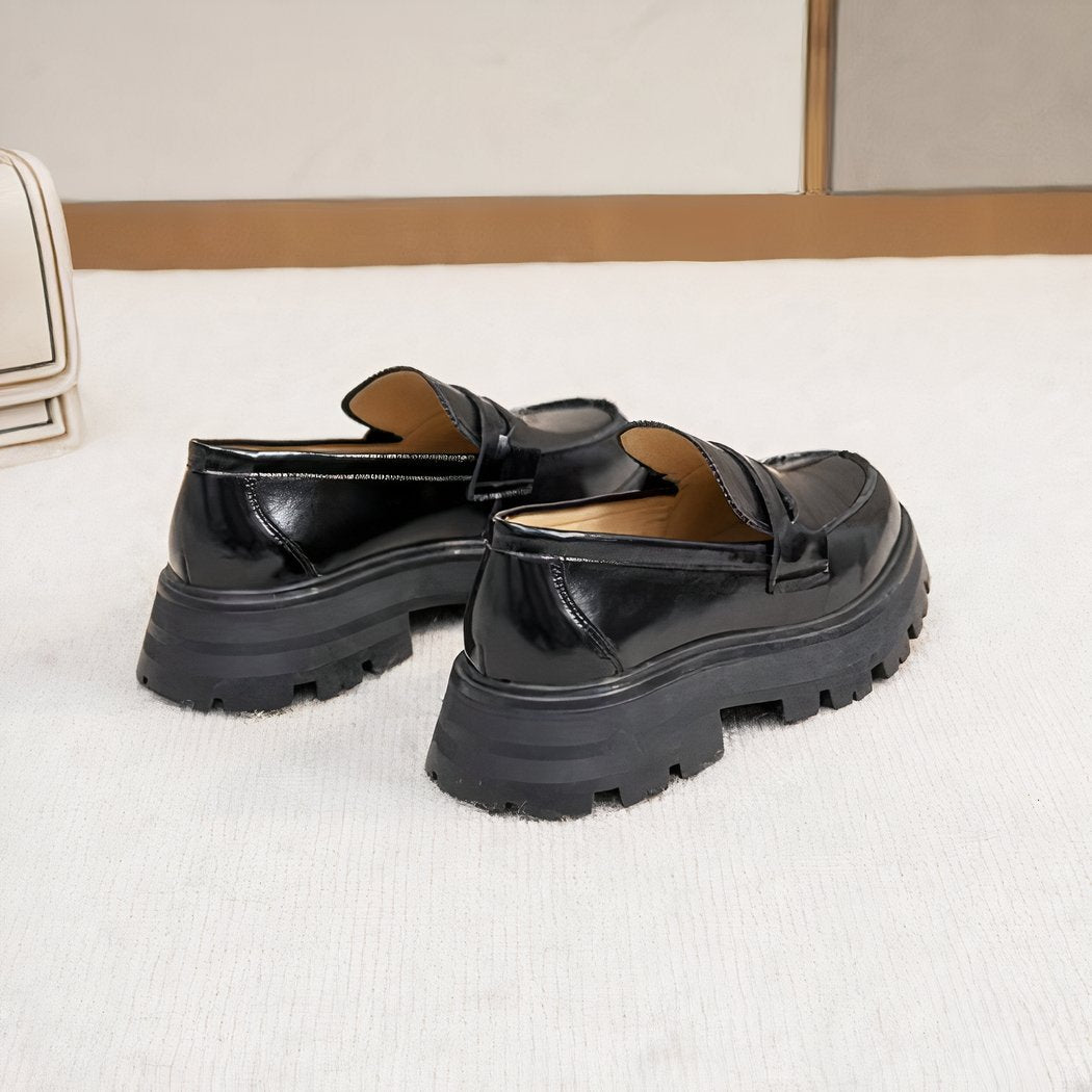 Loafers in smooth synthetic leather with thick sole
