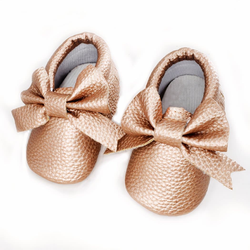 Moccasins with bow tie for newborns