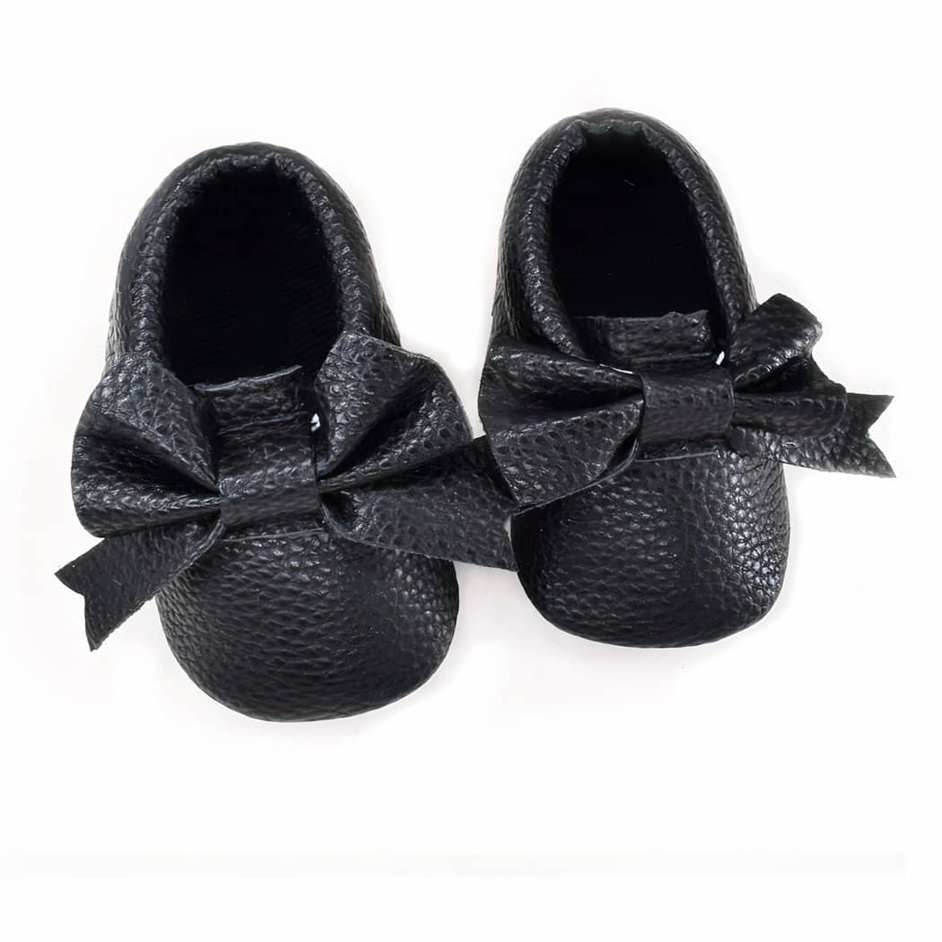 Moccasins with bow tie for newborns