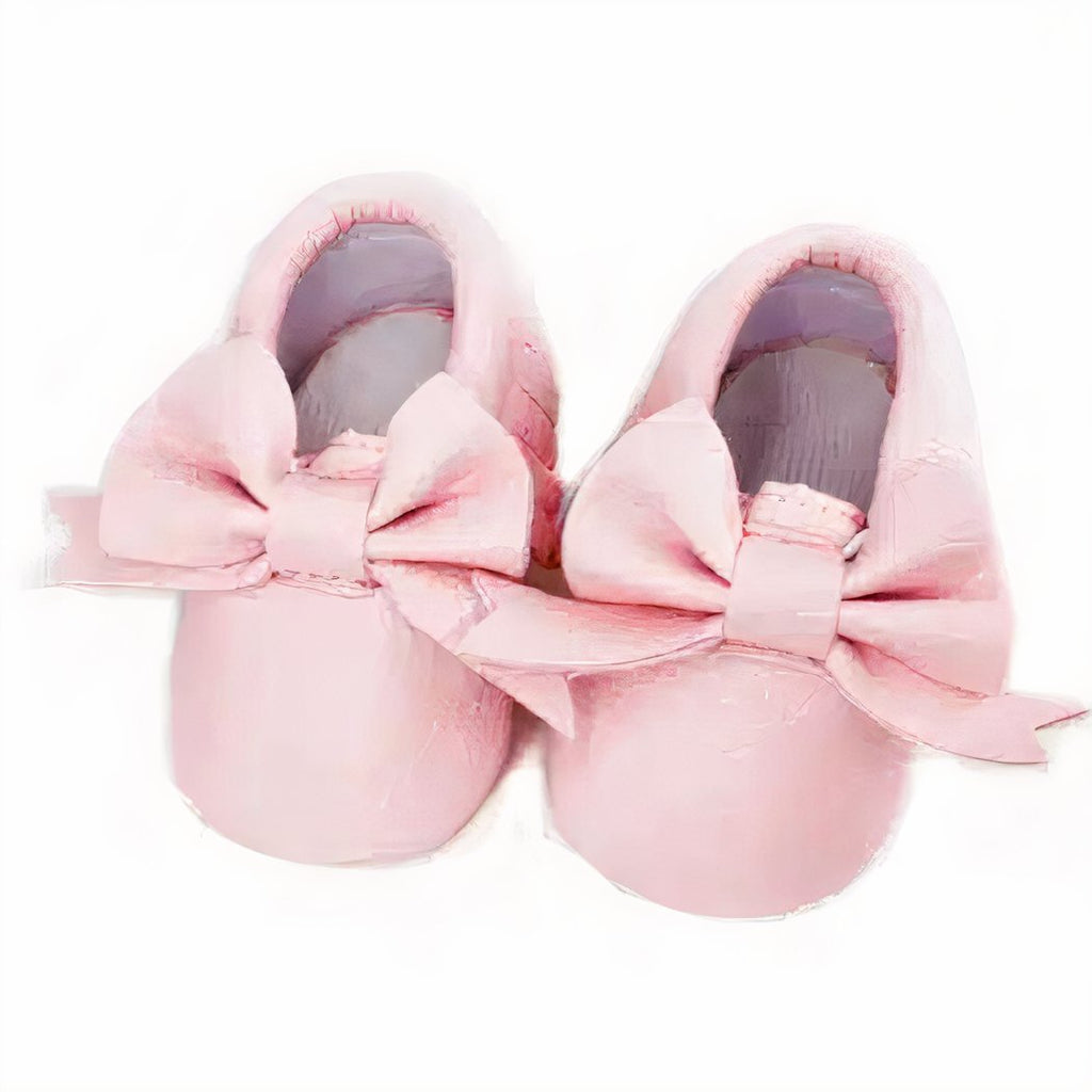 Moccasins with bow tie for newborns
