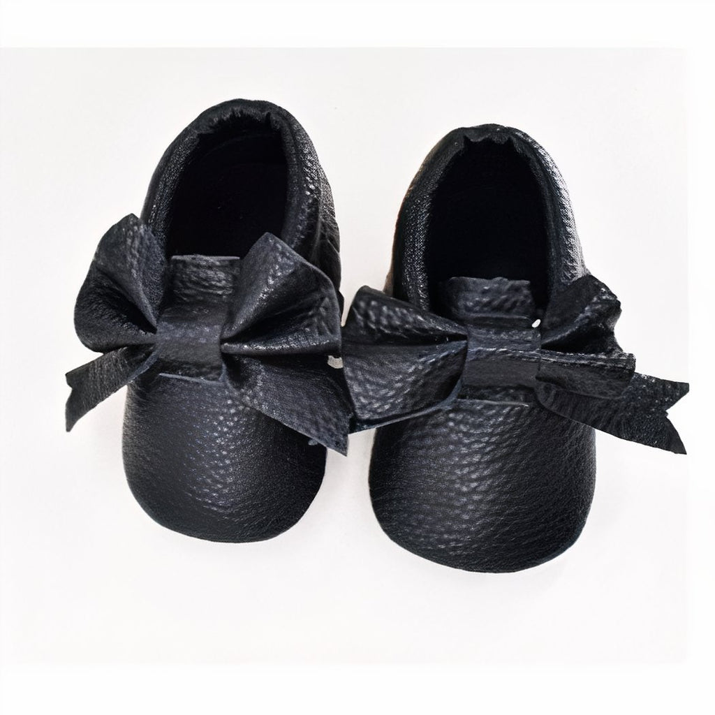 Moccasins with bow tie for newborns