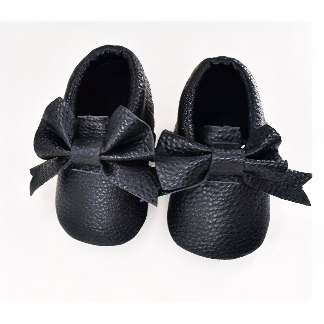 Moccasins with bow tie for newborns