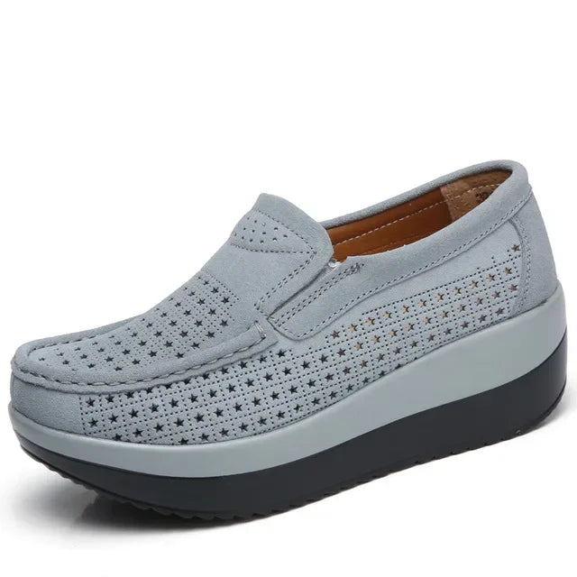 Open-weave platform loafers with wedge sole in Black, side view