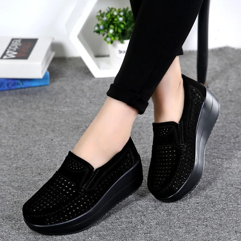 Open-weave platform loafers with wedge sole in Red, close-up