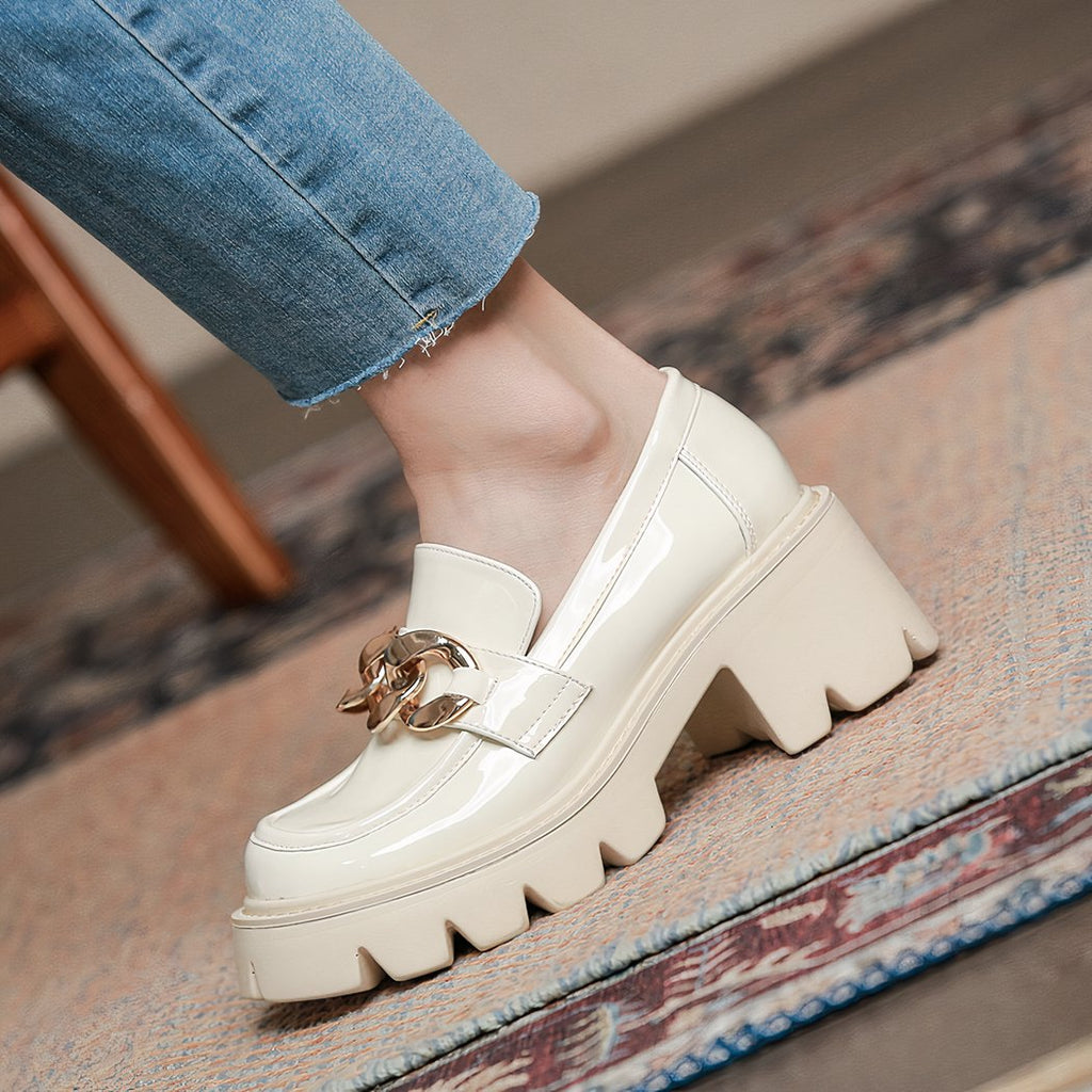 Patent leather-effect platform loafers with gold chain detail for women