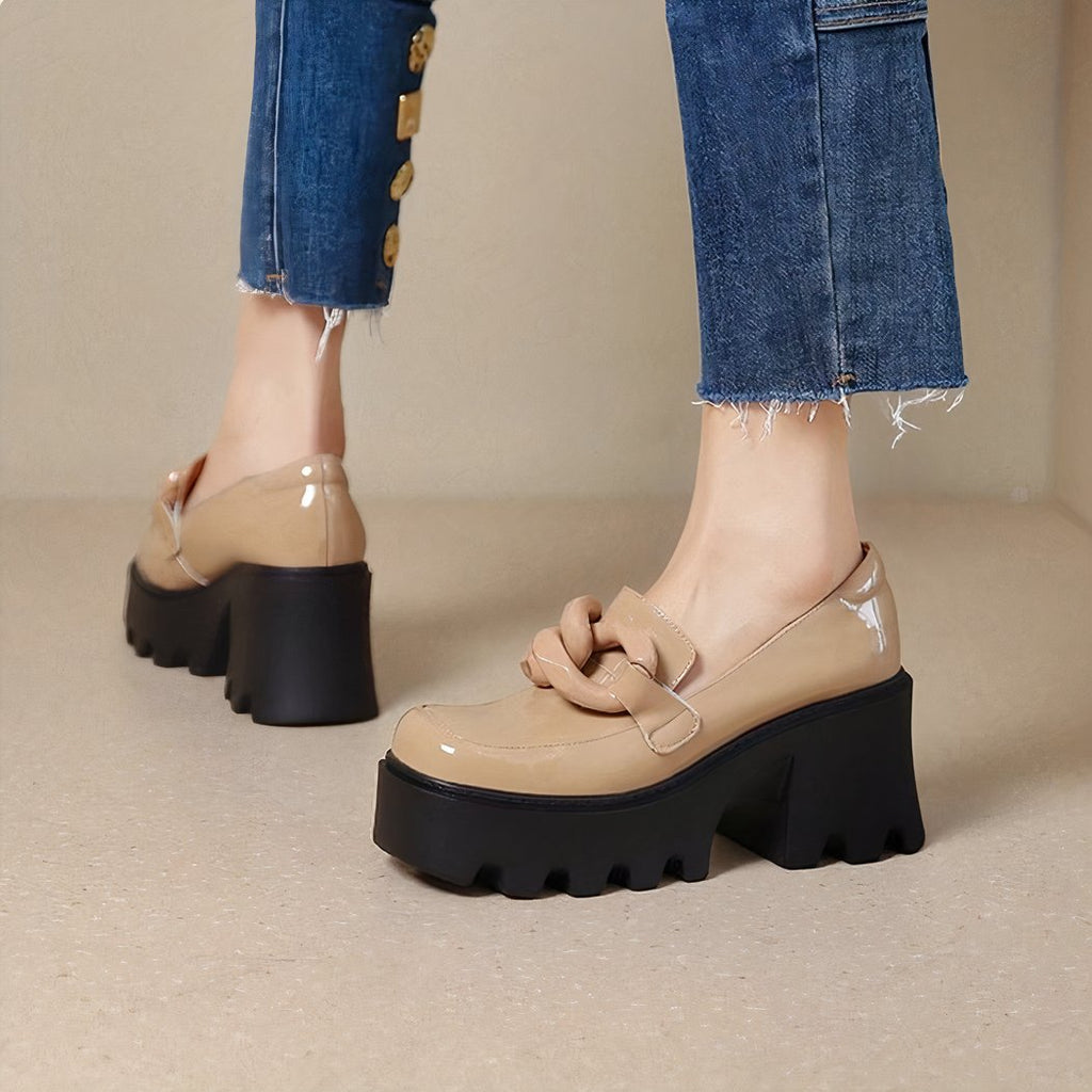 Patent loafers with thick sole and big buckle