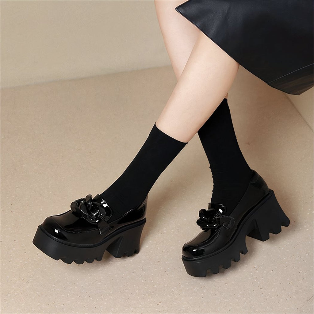 Patent loafers with thick sole and big buckle