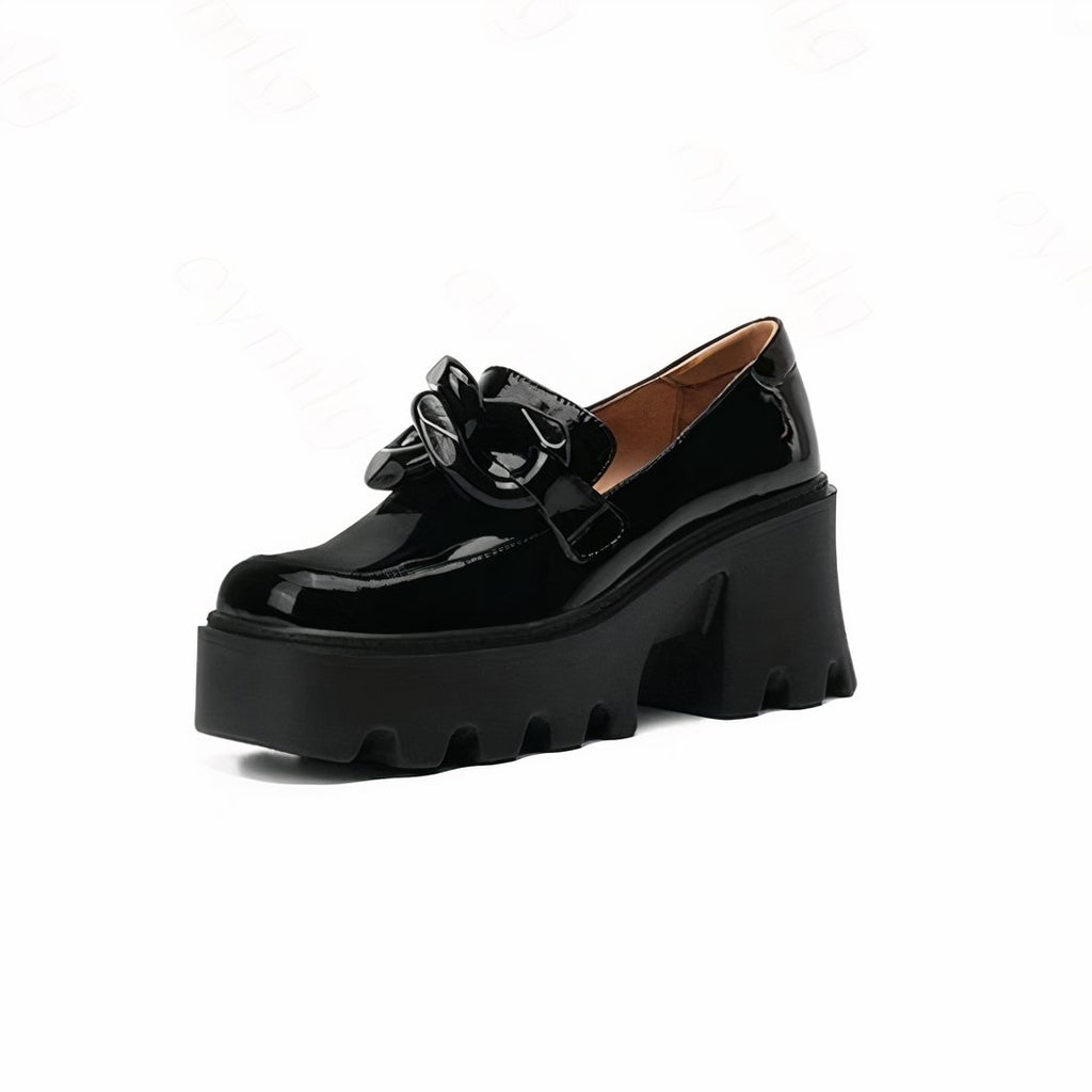 Patent loafers with thick sole and big buckle