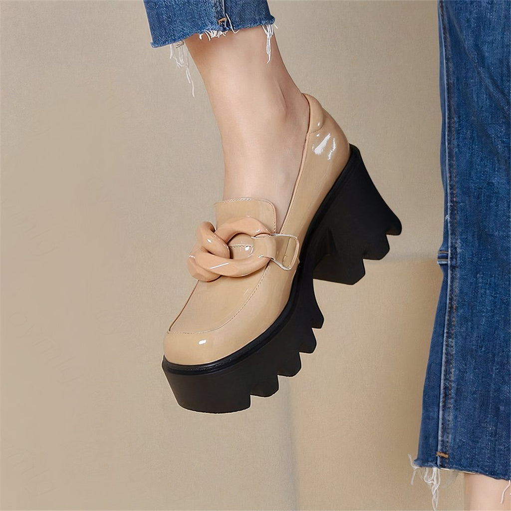 Patent loafers with thick sole and big buckle