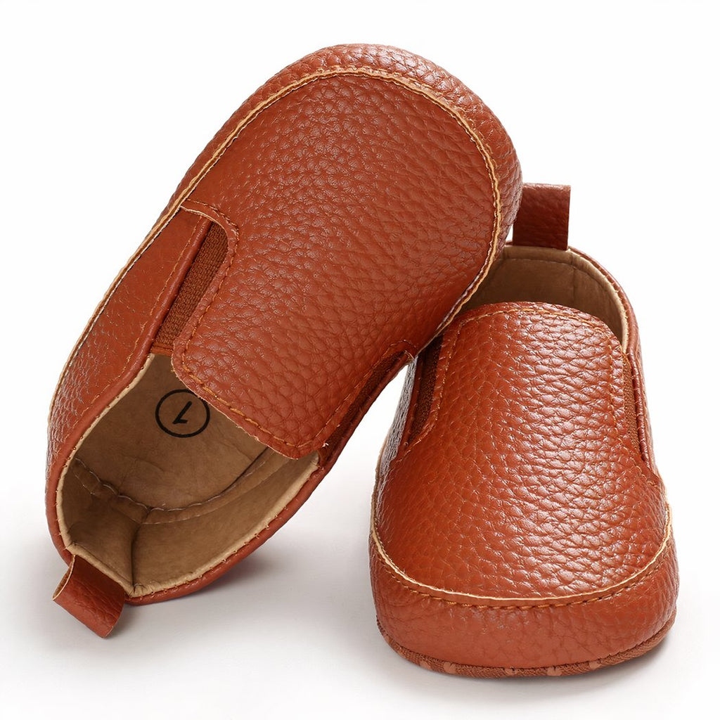 Plain synthetic leather slip-on moccasins for babies