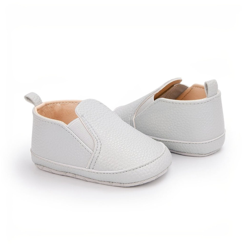 Plain synthetic leather slip-on moccasins for babies