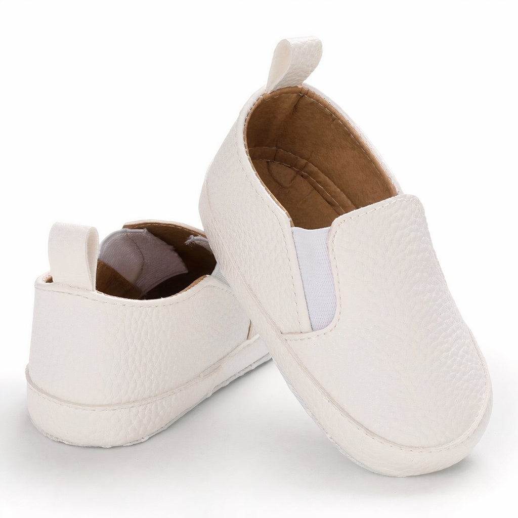 Plain synthetic leather slip-on moccasins for babies