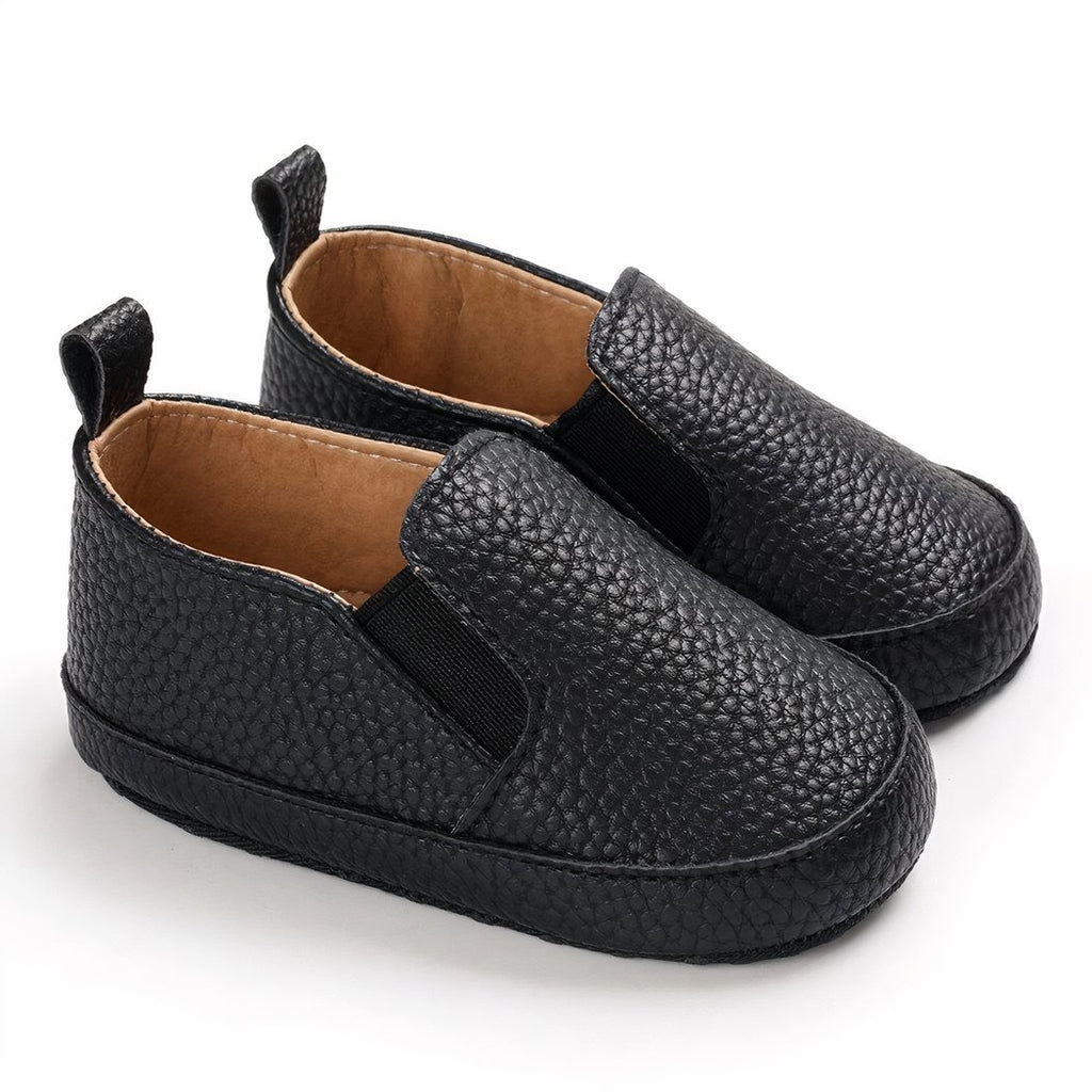 Plain synthetic leather slip-on moccasins for babies