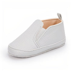 Plain synthetic leather slip-on moccasins for babies, Grey