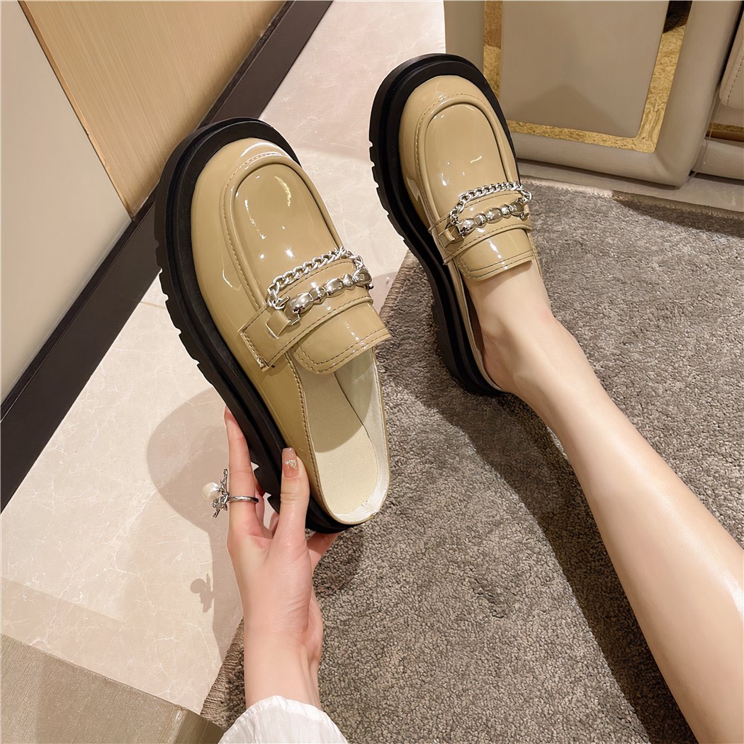 Platform loafers with silver chains for women