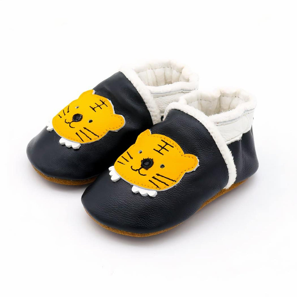 Soft animal-head leather moccasins for toddlers