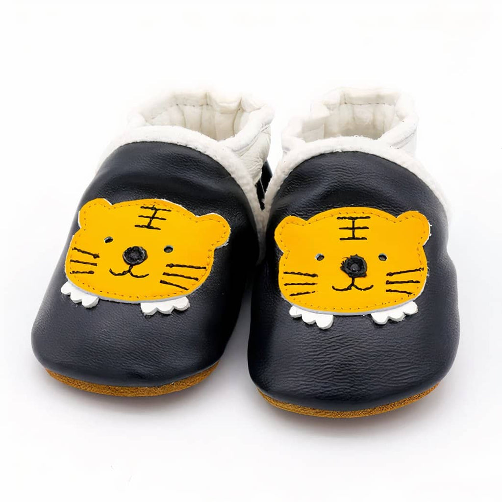 Soft animal-head leather moccasins for toddlers