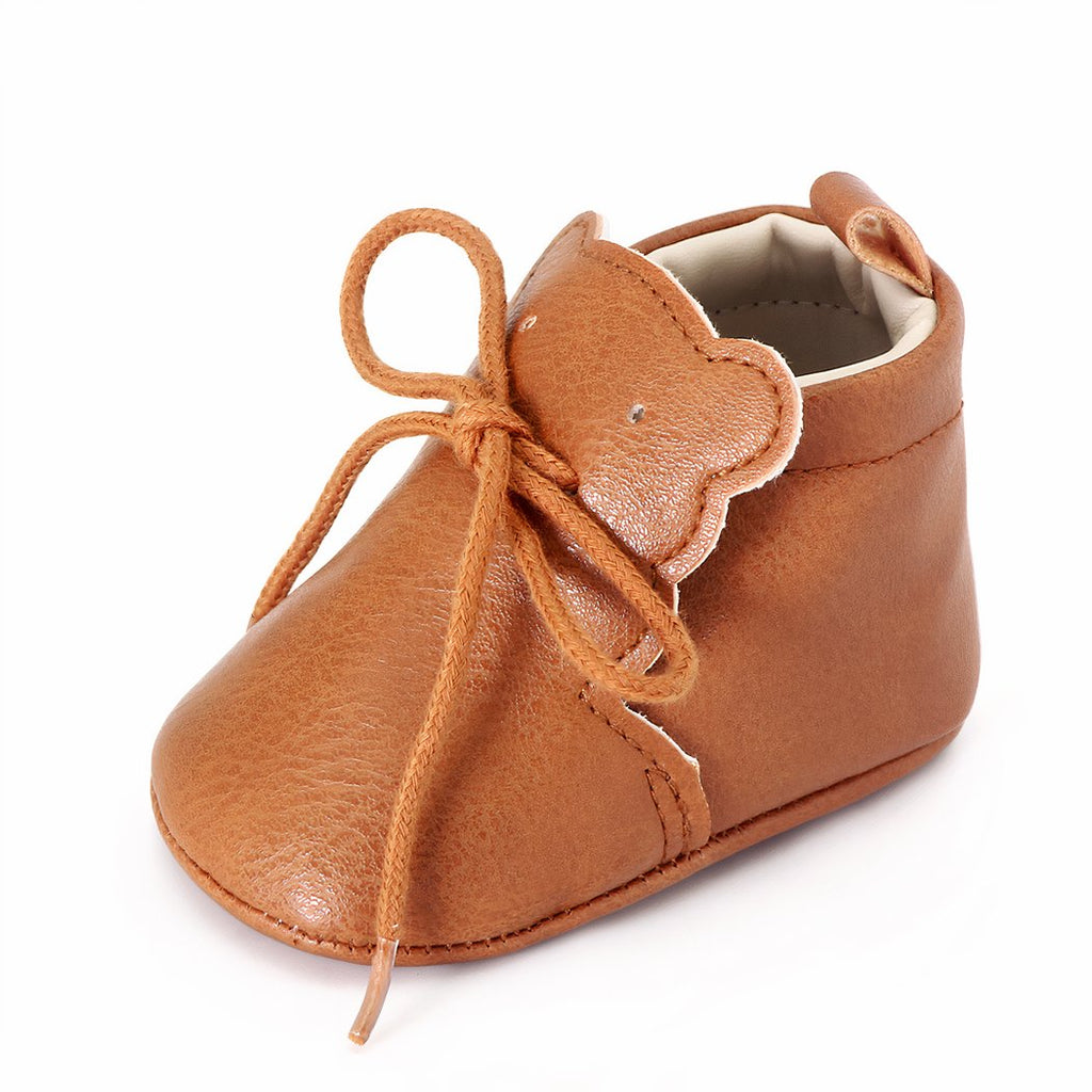 Soft baby moccasins with laces and teddy bear shape