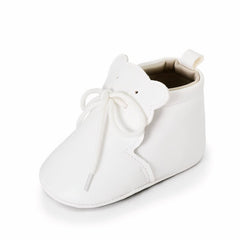 Soft baby moccasins with laces and teddy bear shape, White