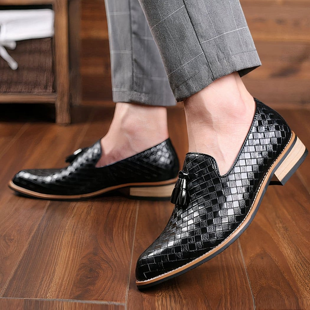 Tassel loafers in woven synthetic leather