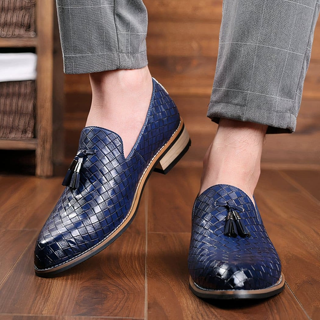 Tassel loafers in woven synthetic leather
